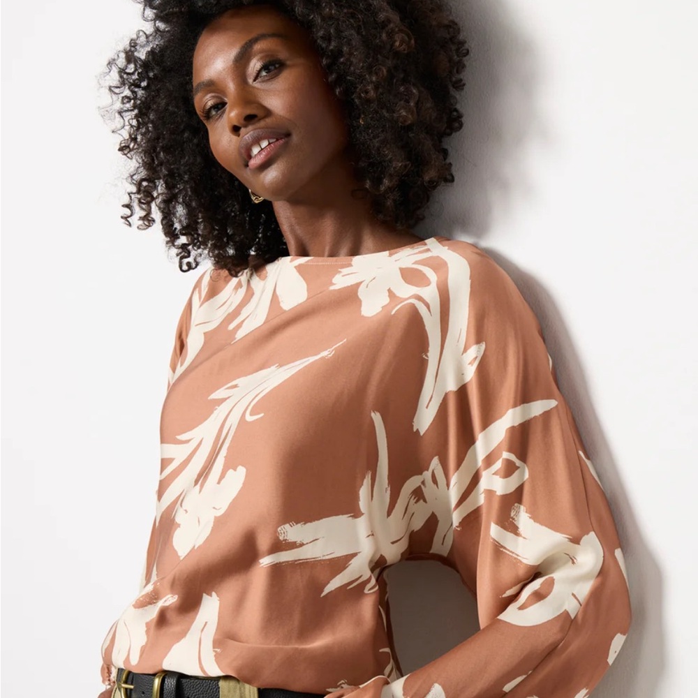 Evereve Scarlett Dolman Blouse Medium NWT